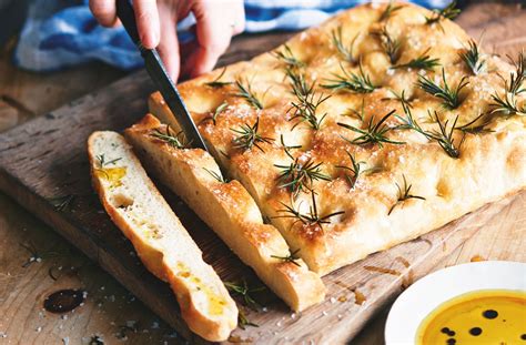 How many sugar are in elements - garlic and herb focaccia - calories, carbs, nutrition