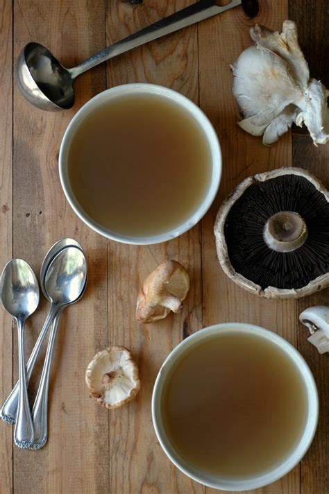 How many sugar are in elements broths - mushroom broth - calories, carbs, nutrition