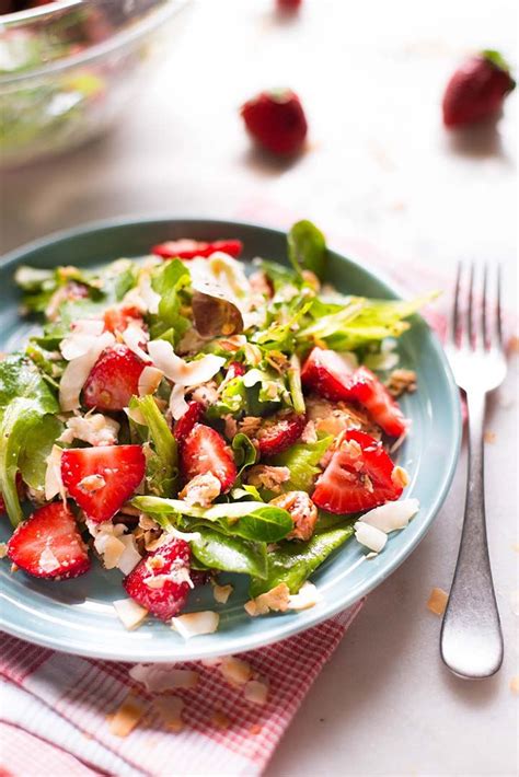 How many sugar are in elements-strawberry chia seed vinaigrette - calories, carbs, nutrition