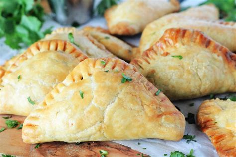 How many sugar are in empanadas - calories, carbs, nutrition