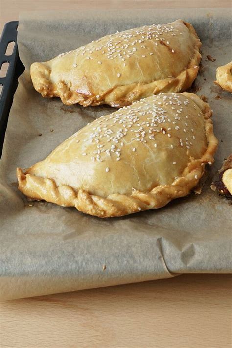 How many sugar are in empanadillas - calories, carbs, nutrition