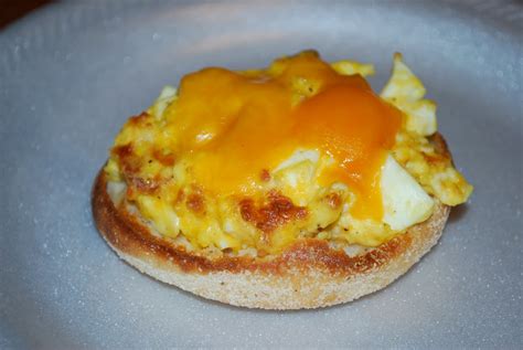 How many sugar are in english muffin with cheese egg - calories, carbs, nutrition