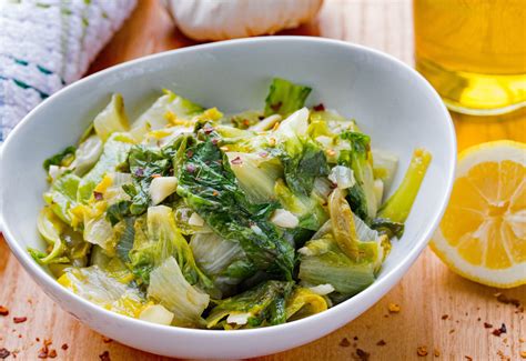 How many sugar are in escarole sauteed in garlic oil - calories, carbs, nutrition