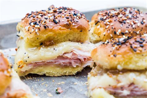 How many sugar are in everything bagel ham swiss - calories, carbs, nutrition