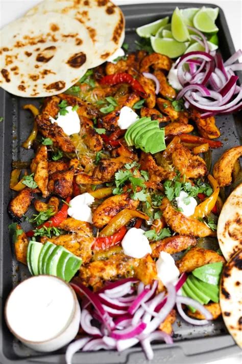 How many sugar are in fajita chicken braised chipotle - calories, carbs, nutrition