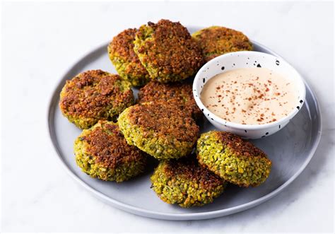 How many sugar are in falafel patties - calories, carbs, nutrition