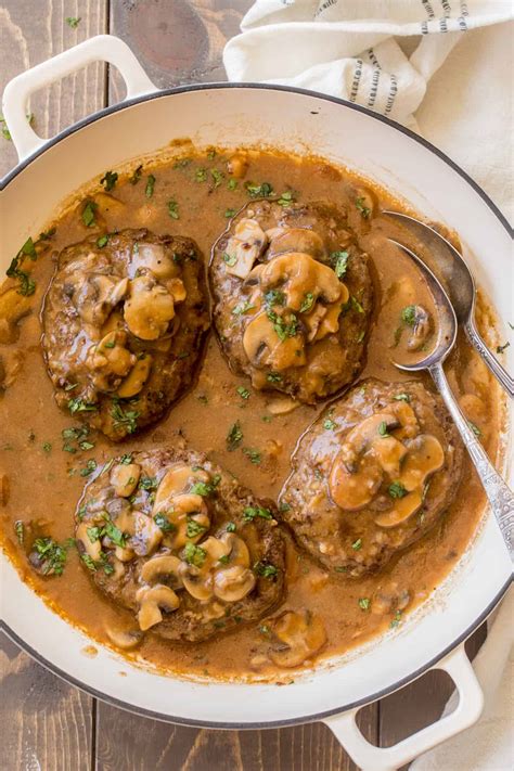 How many sugar are in farmer's salisbury steak - calories, carbs, nutrition