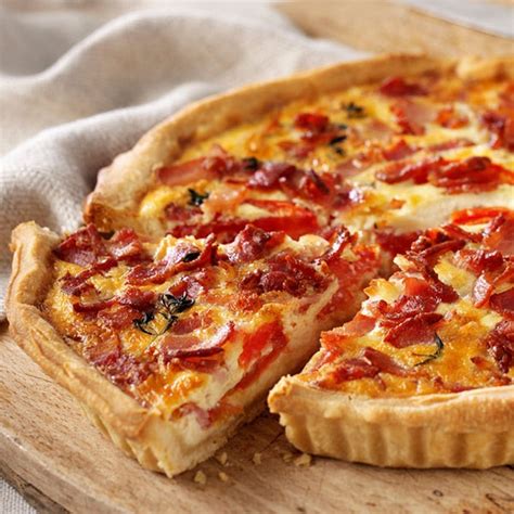 How many sugar are in field tomato, bell pepper cheese quiche - calories, carbs, nutrition