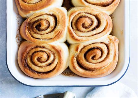 How many sugar are in filling for house made cinnamon rolls - calories, carbs, nutrition