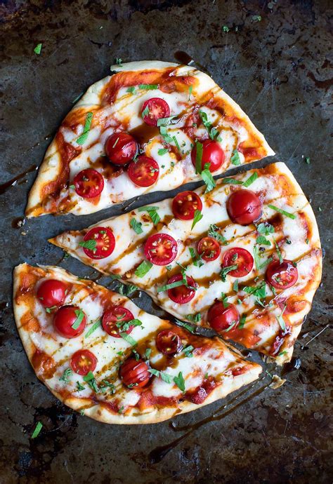 How many sugar are in flatbread pizza - calories, carbs, nutrition