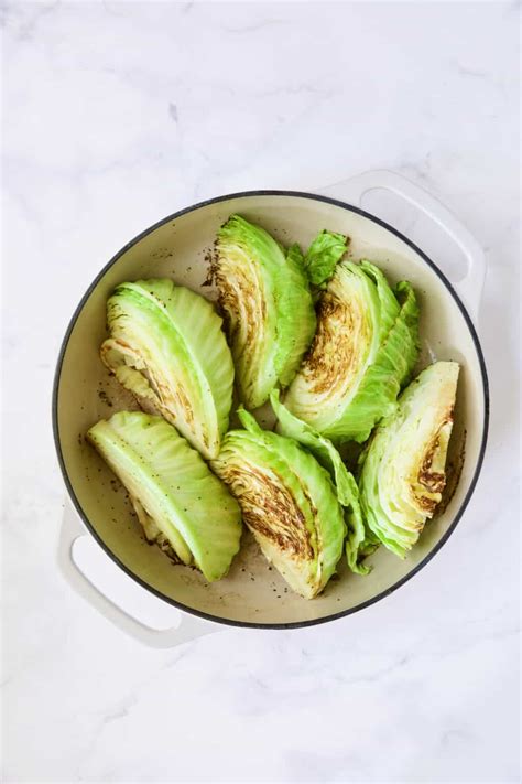 How many sugar are in fresh cabbage wedge - calories, carbs, nutrition