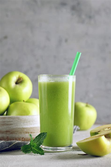 How many sugar are in fresh green apple juice - calories, carbs, nutrition