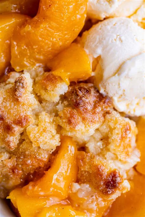 How many sugar are in fresh peach cobbler - calories, carbs, nutrition