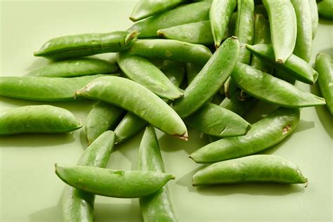 How many sugar are in fresh snow pea pods - calories, carbs, nutrition