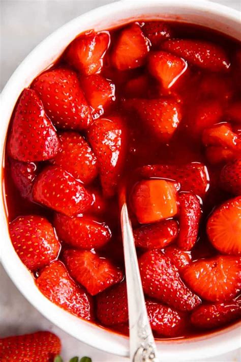 How many sugar are in fresh strawberry sauce - calories, carbs, nutrition