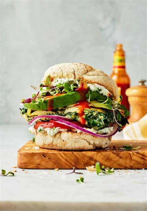 How many sugar are in fresh vegetable breakfast sandwich - calories, carbs, nutrition