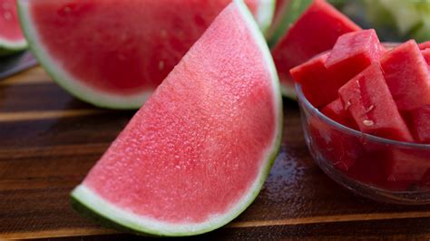 How many sugar are in fresh watermelon - calories, carbs, nutrition