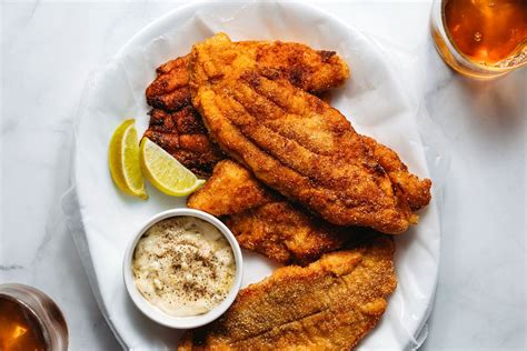 How many sugar are in fried catfish - calories, carbs, nutrition