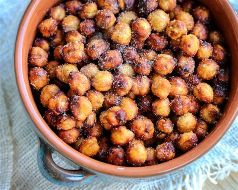 How many sugar are in fried garbanzo beans - calories, carbs, nutrition