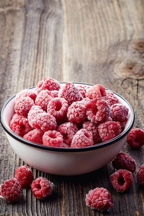 How many sugar are in frosted raspberry - calories, carbs, nutrition