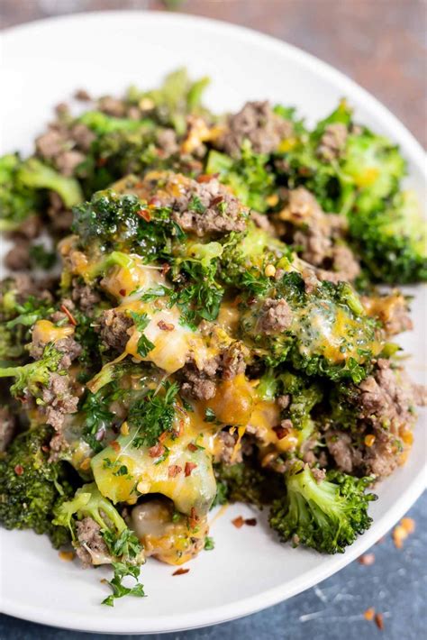 How many sugar are in frozen entrees - savory beef with cheesy broccoli - calories, carbs, nutrition