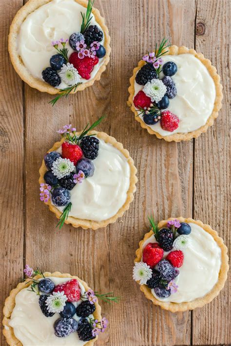 How many sugar are in fruit tart - calories, carbs, nutrition