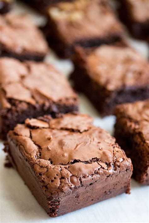 How many sugar are in fudge brownie with walnuts - calories, carbs, nutrition