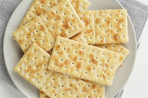 How many sugar are in galleta de soda - calories, carbs, nutrition