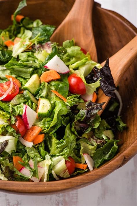 How many sugar are in garden salad - calories, carbs, nutrition