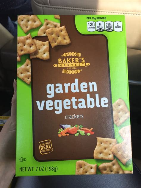 How many sugar are in garden vegetable crackers - calories, carbs, nutrition