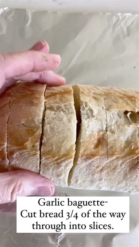 How many sugar are in garlic baguette - calories, carbs, nutrition