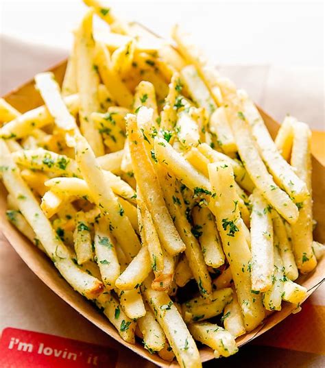 How many sugar are in garlic fries (17625.0) - calories, carbs, nutrition