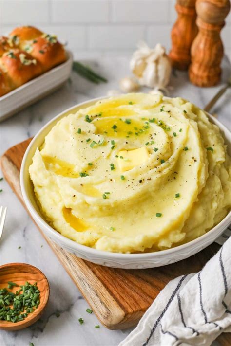 How many sugar are in garlic mashed potatoes (5263.0) - calories, carbs, nutrition