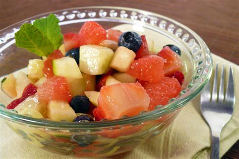 How many sugar are in ginormous salad - calories, carbs, nutrition