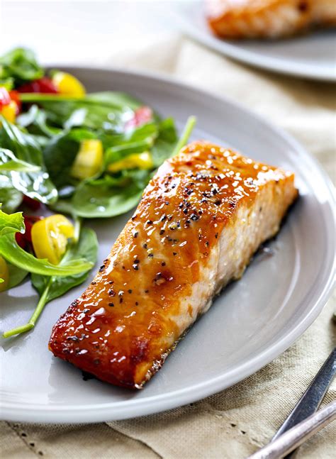 How many sugar are in glazed salmon - calories, carbs, nutrition