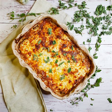 How many sugar are in go greek lamb moussaka - calories, carbs, nutrition