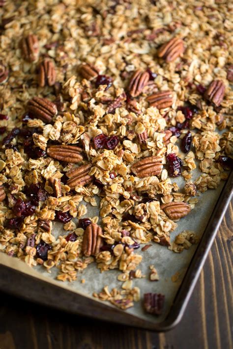 How many sugar are in granola - maple pecan - calories, carbs, nutrition