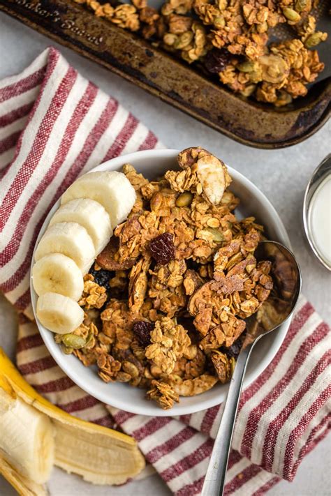 How many sugar are in granola with nuts - calories, carbs, nutrition