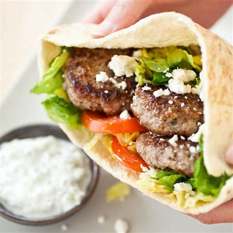 How many sugar are in greek lamb pita - calories, carbs, nutrition