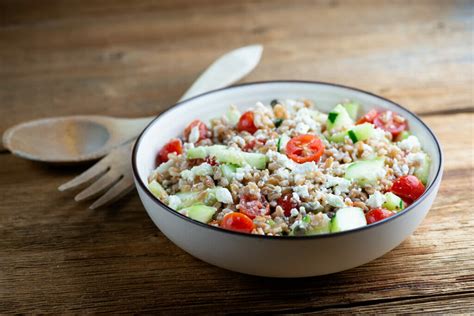 How many sugar are in greek style grains salad (8oz) - calories, carbs, nutrition