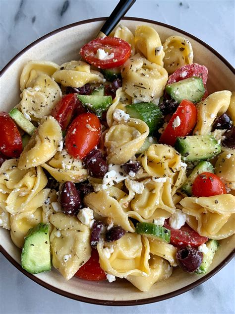 How many sugar are in greek tortellini salad - calories, carbs, nutrition