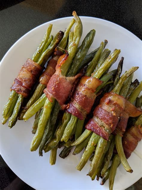 How many sugar are in green beans bacon & herbs 3 oz - calories, carbs, nutrition
