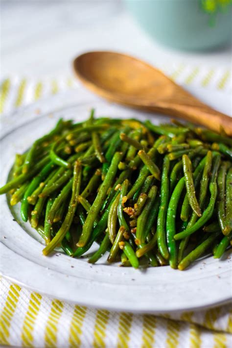 How many sugar are in green beans fresh sauteed lemon garlic 4 oz - calories, carbs, nutrition