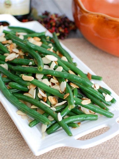 How many sugar are in green beans with toasted almonds - calories, carbs, nutrition