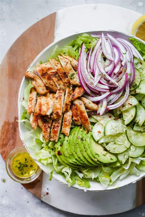 How many sugar are in greens salad with chicken avocado - half order - calories, carbs, nutrition