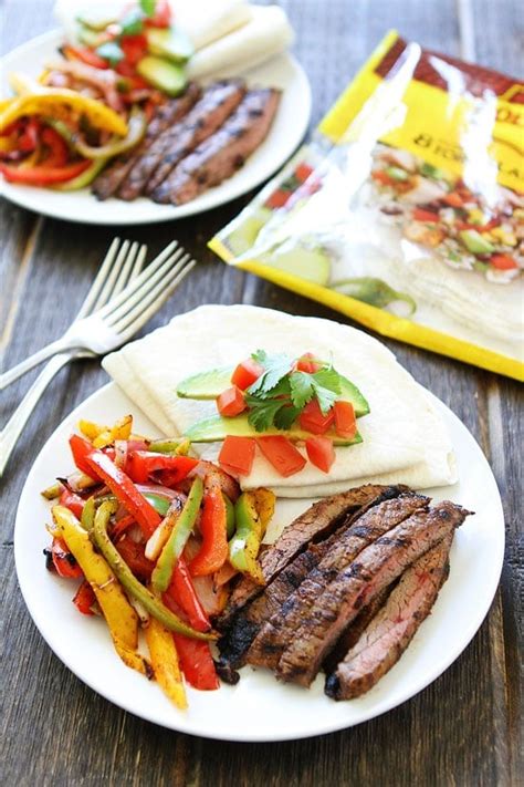 How many sugar are in grilled beef fajitas - calories, carbs, nutrition