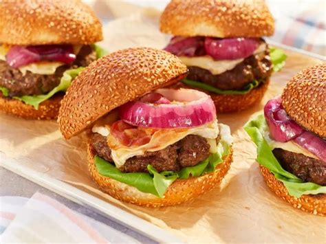How many sugar are in grilled burger with brie & mushrooms - calories, carbs, nutrition