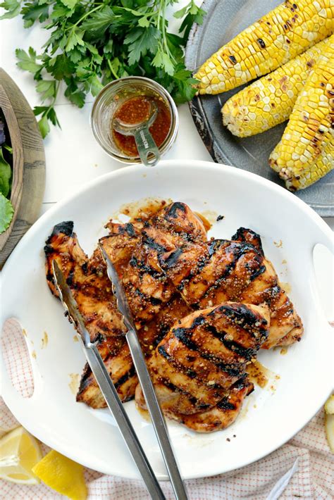 How many sugar are in grilled chicken lettuce honey mustard on white - calories, carbs, nutrition