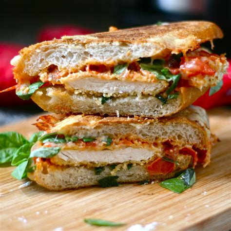 How many sugar are in grilled chicken parmesan sandwich - calories, carbs, nutrition