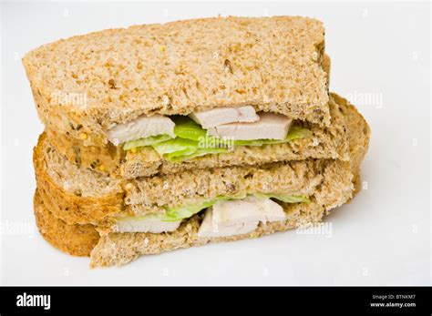 How many sugar are in grilled chicken sandwich on multigrain bread - calories, carbs, nutrition